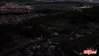 Joy et Anita, belles milfs, savourent une bite ensemble